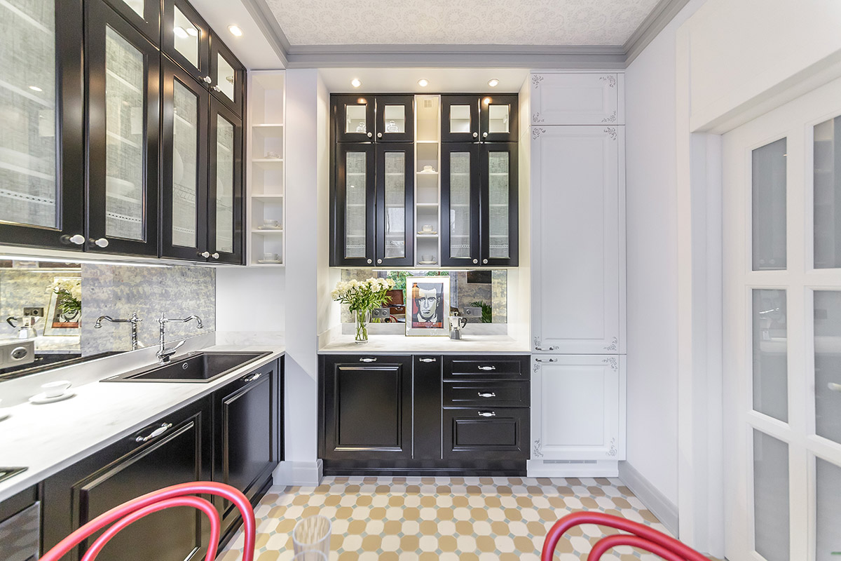 Black kitchen with Gaudi profiles, view 3