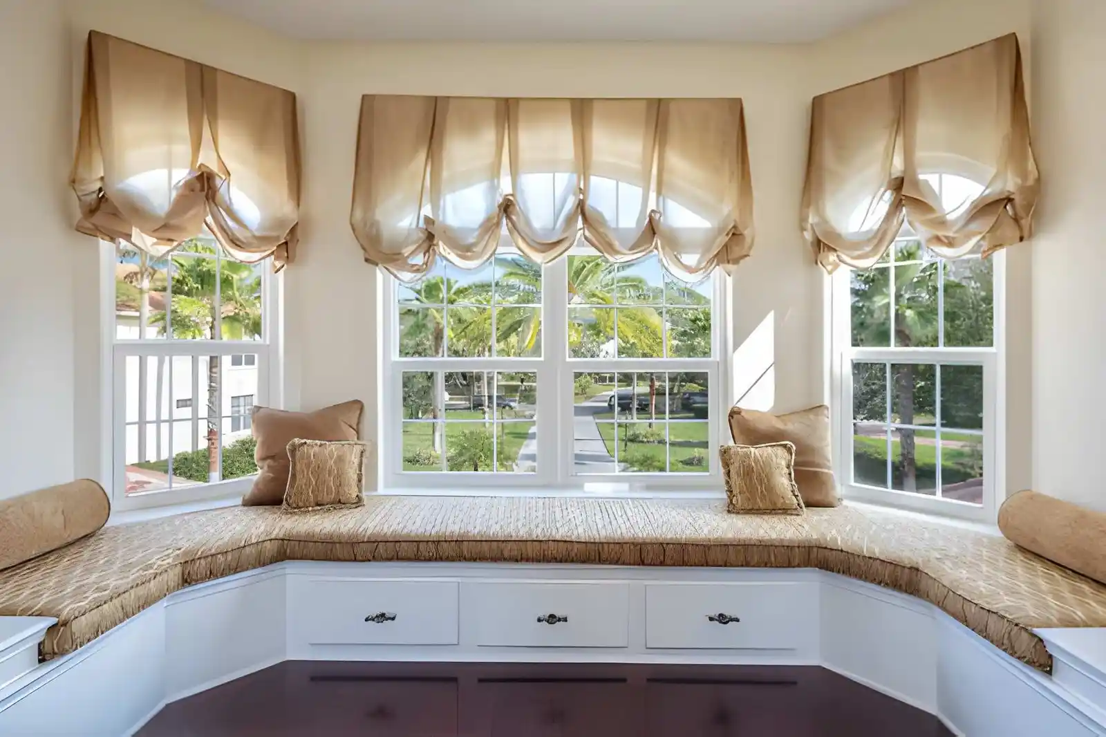 Cornice vs pelmet vs valanc